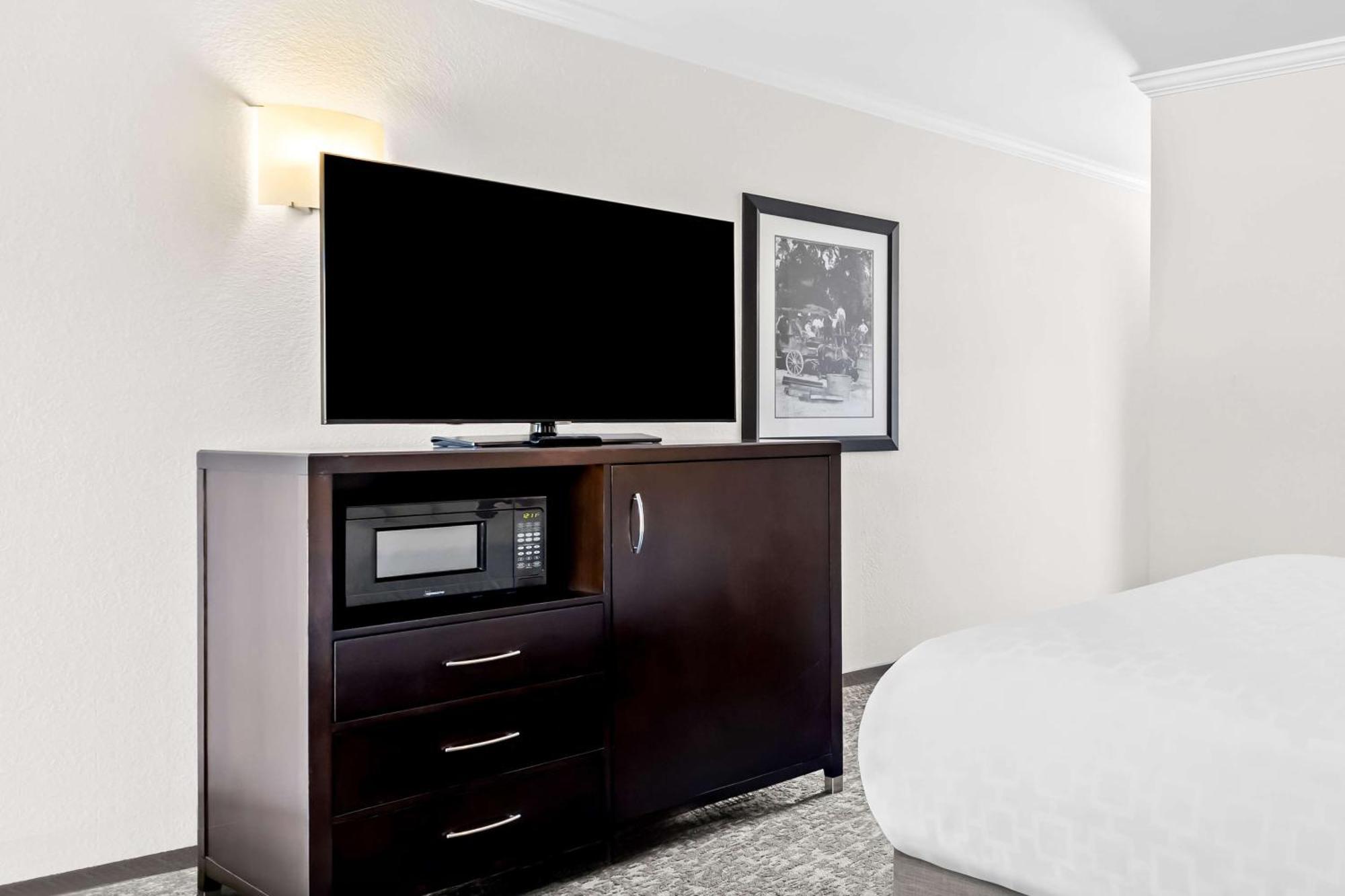 Best Western Garden Inn Santa Rosa Exterior photo