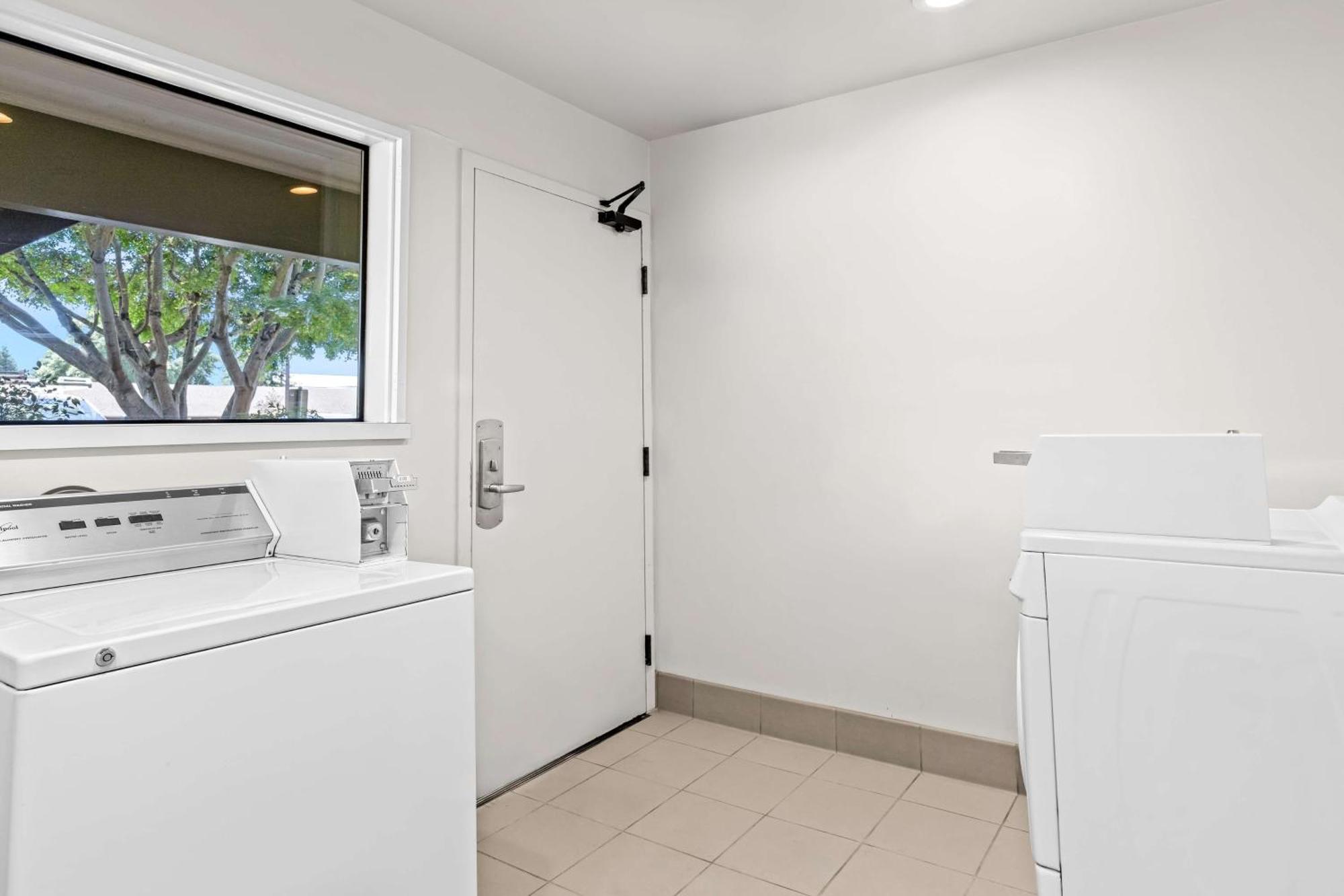 Best Western Garden Inn Santa Rosa Exterior photo