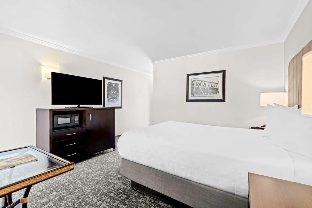 Best Western Garden Inn Santa Rosa Room photo