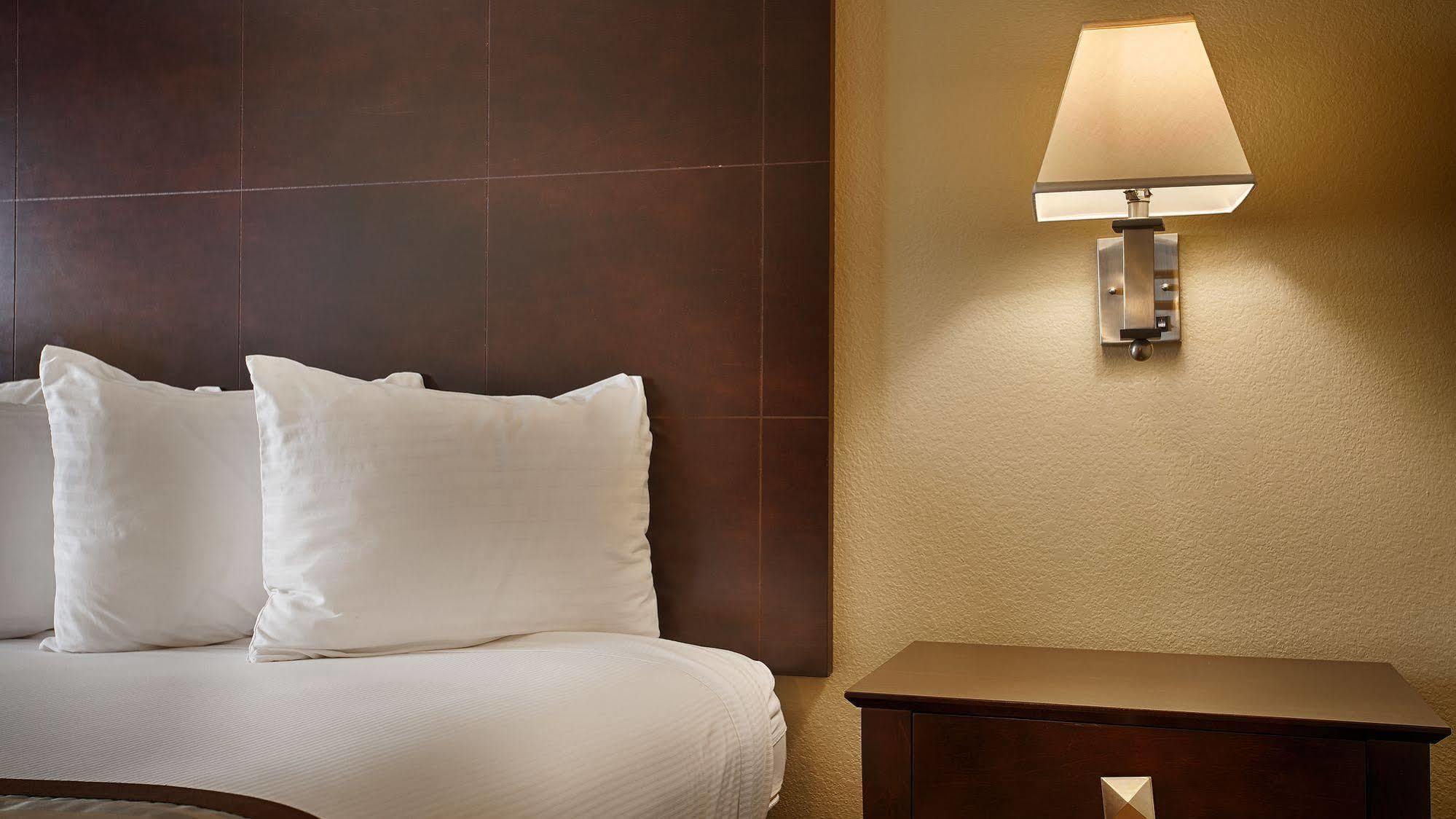 Best Western Garden Inn Santa Rosa Exterior photo
