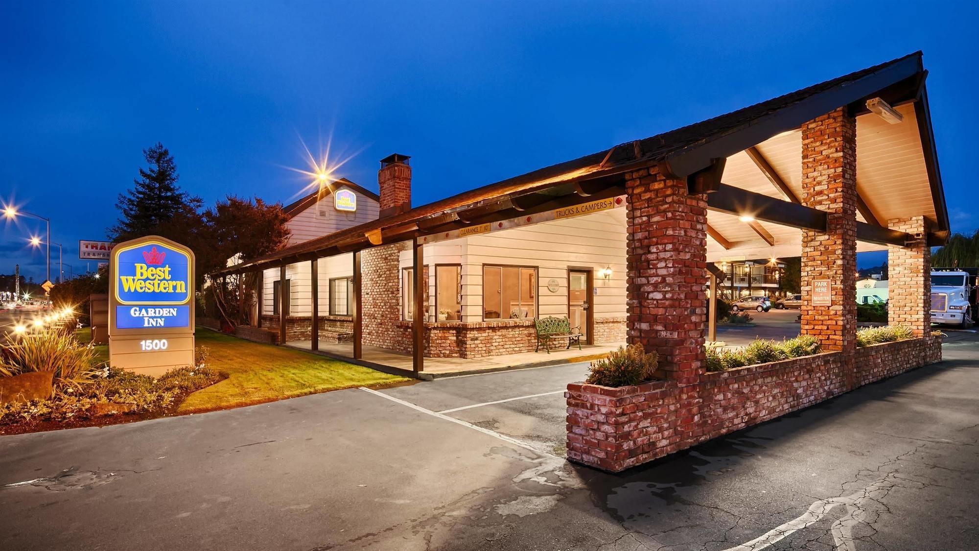 Best Western Garden Inn Santa Rosa Exterior photo