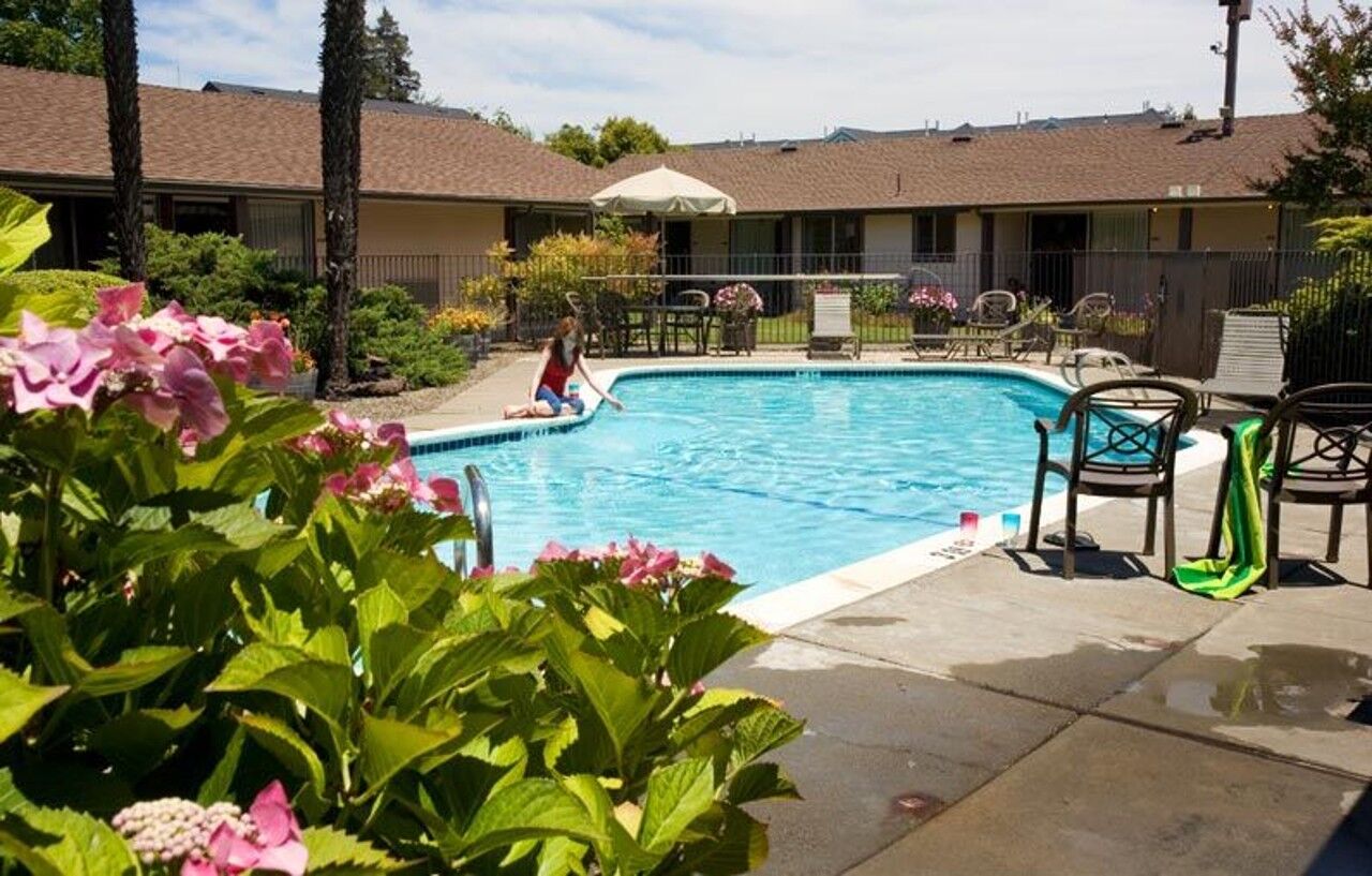 Best Western Garden Inn Santa Rosa Exterior photo